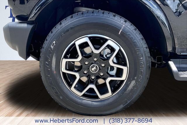 New 2026 Shadow Black Ford Outer Banks® image 12