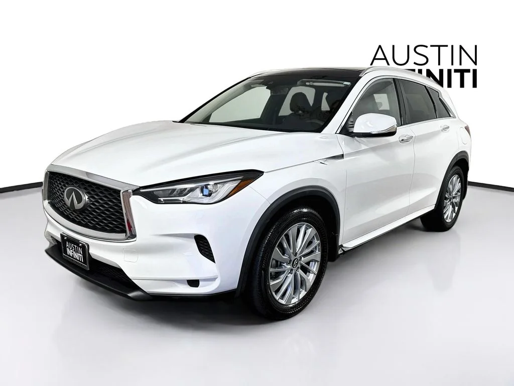 Certified Used 2023 White INFINITI LUXE image 5