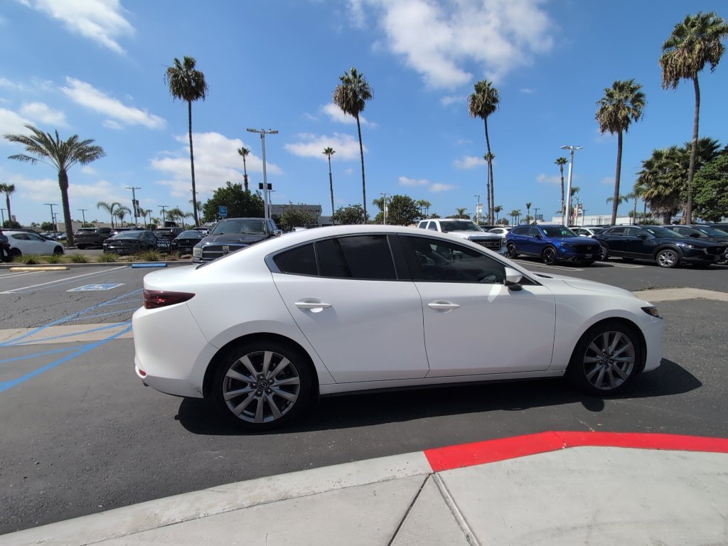 Used 2020 White Mazda Preferred image 24