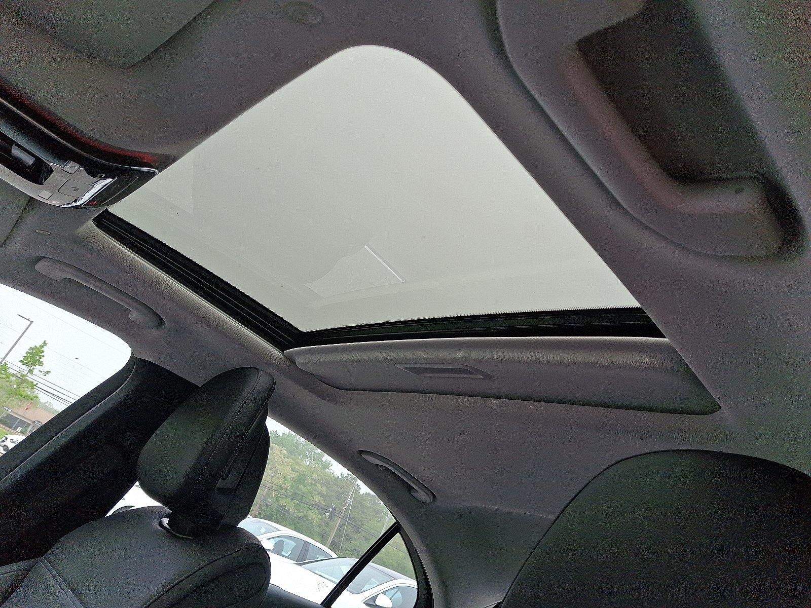 2025 Mercedes-Benz C-Class Sedan C 300 - Photo 13