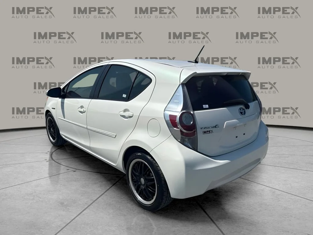 Used 2013 White Toyota Four image 2