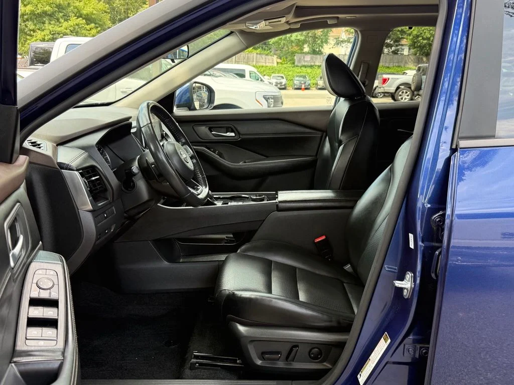 Used 2023 Blue Nissan SV image 23