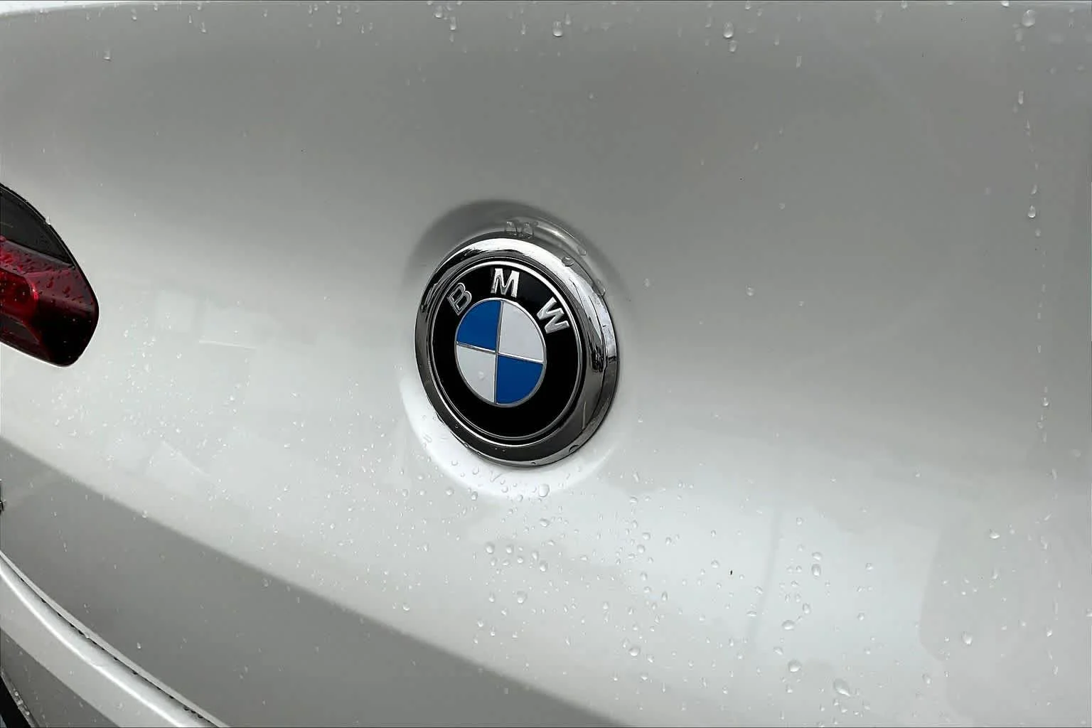 Used 2024 Alpine White BMW xDrive30i image 61