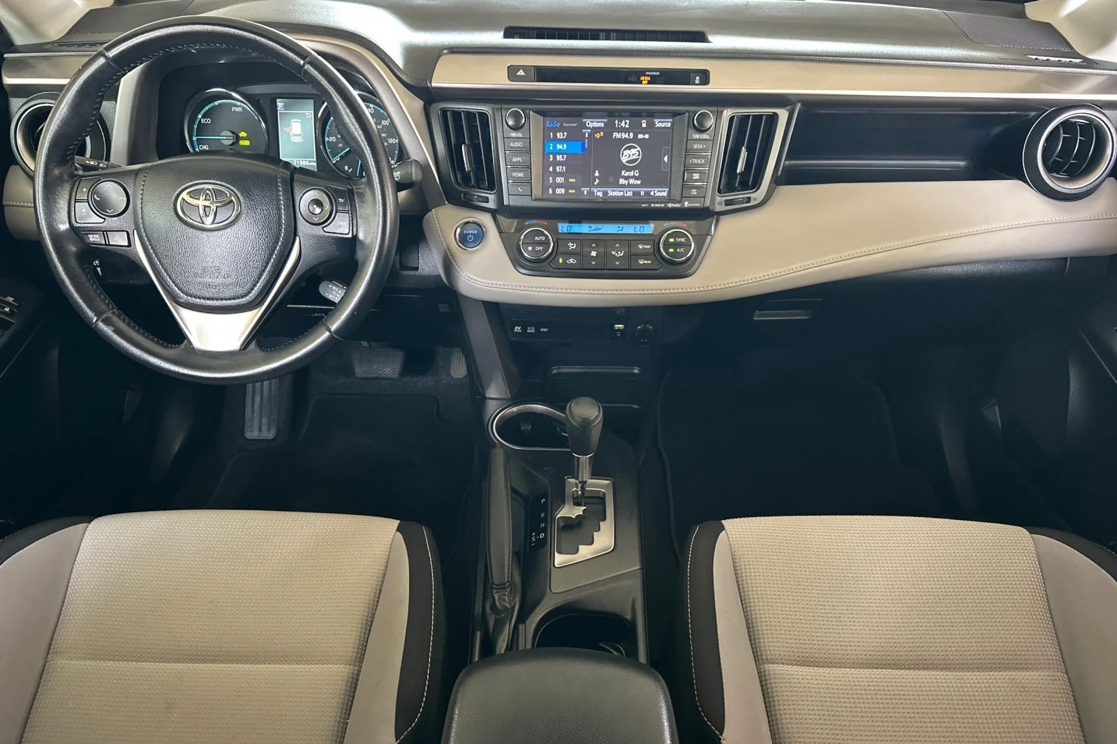 Used 2016  Toyota XLE image 13