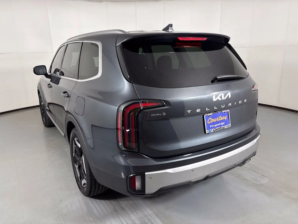 Used 2024 Gray Kia EX image 6