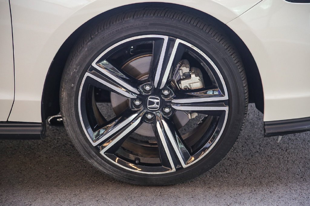 Certified Used 2024 Platinum White Pearl Honda HYBRID SPORT image 38