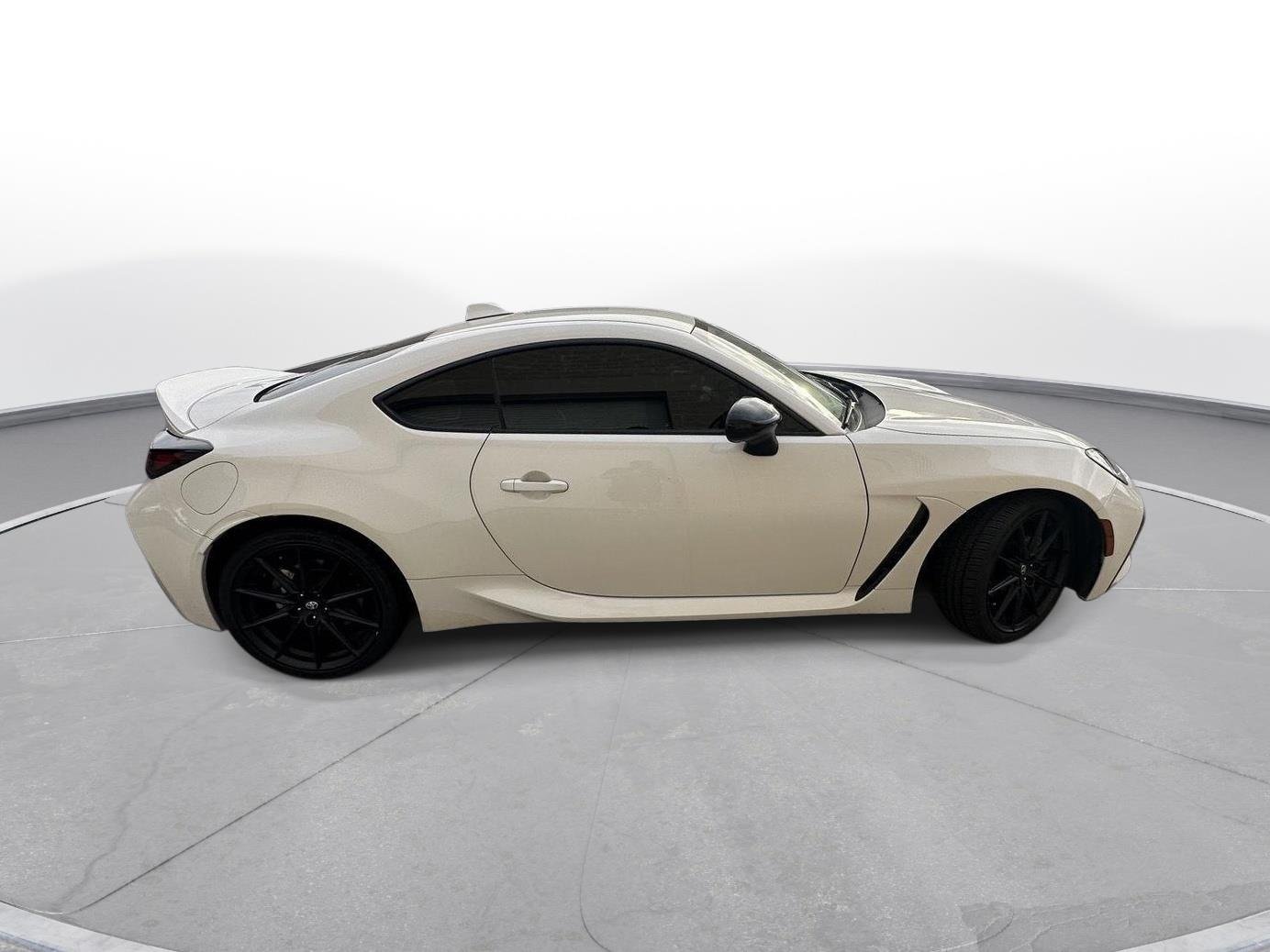 Used 2023 Halo Toyota Premium image 5