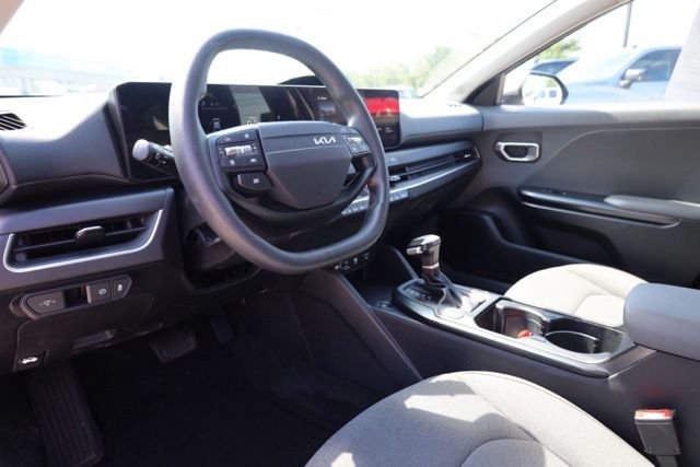 Used 2025 Steel Gray Kia LXS image 17