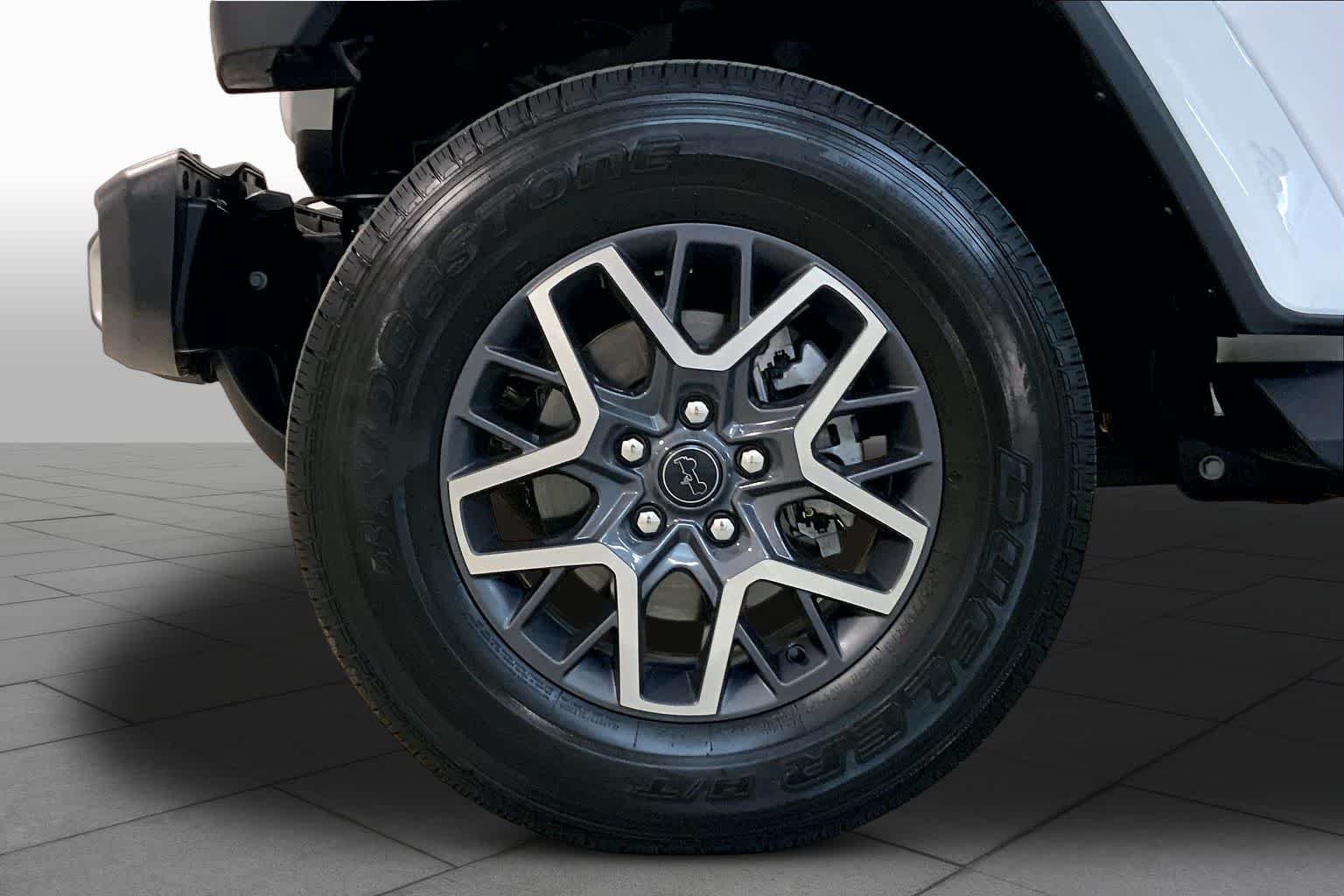 Used 2025 Bright White Clearcoat Jeep Sahara image 10