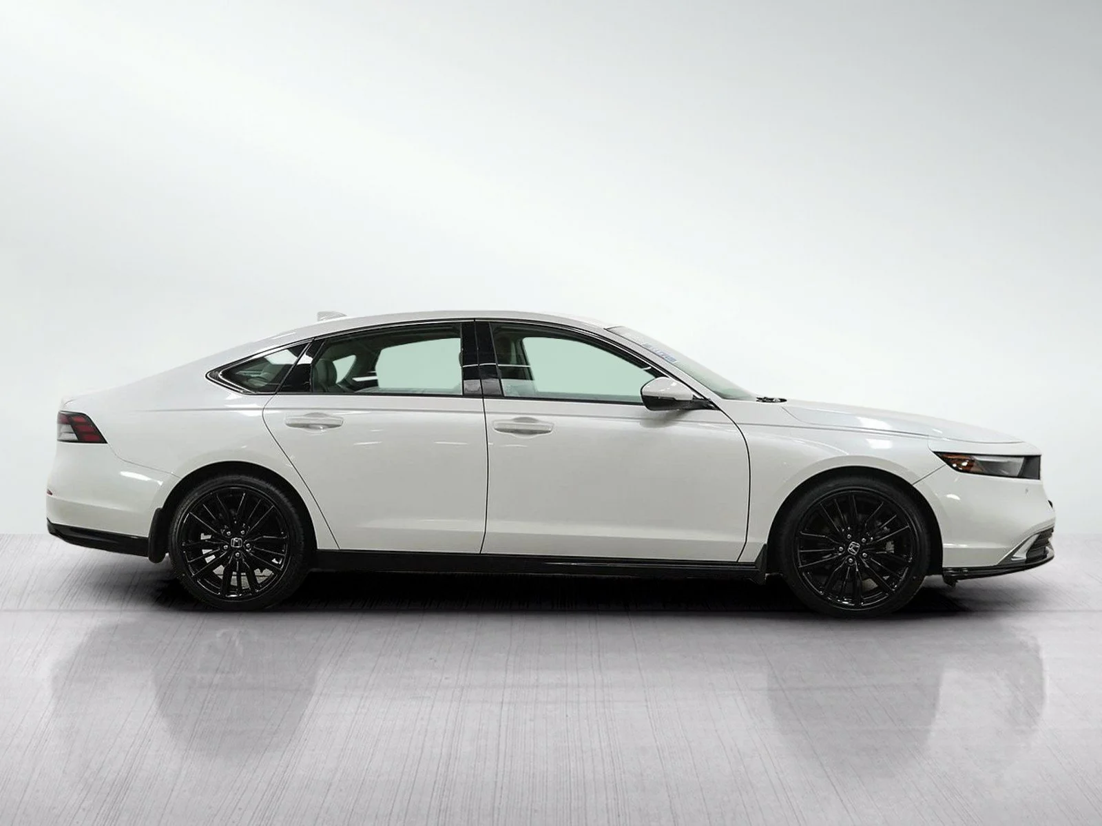Used 2023 White Honda Touring image 6