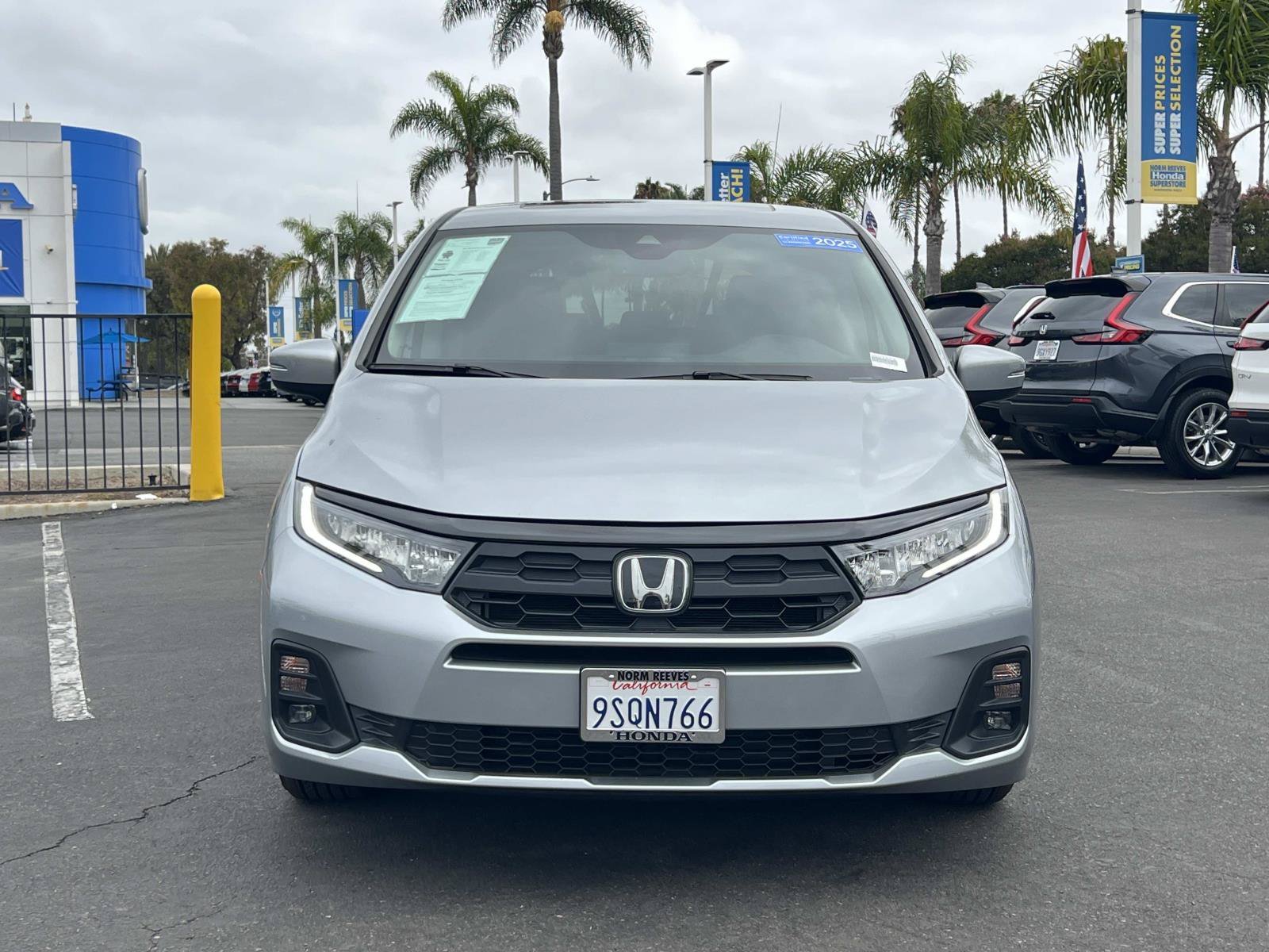 Certified Used 2025 Solar Silver Metallic Honda EX-L image 40