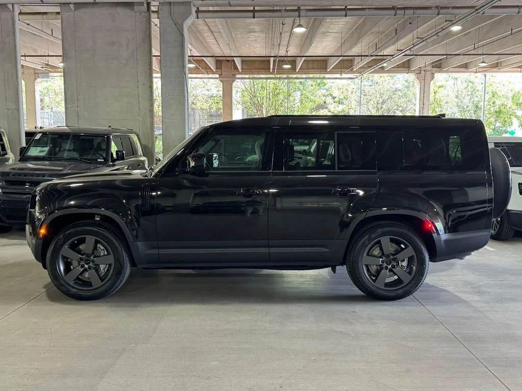 New 2026 Black Land Rover S image 5