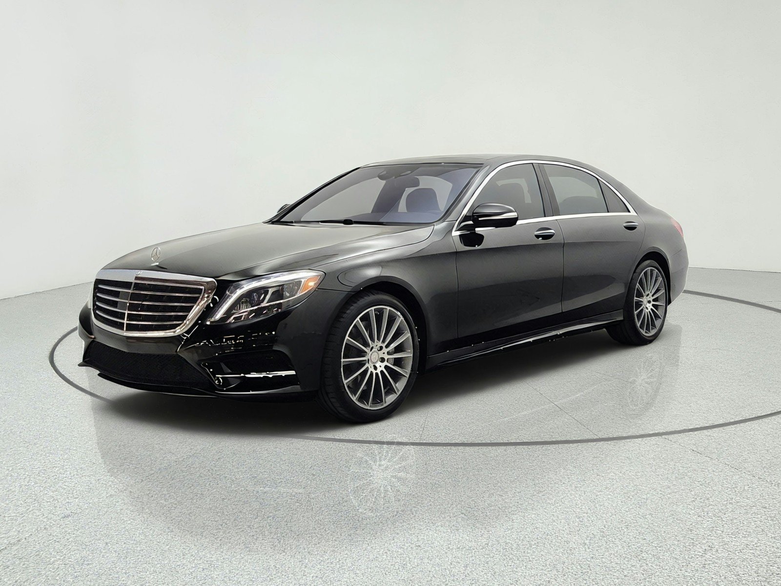 Used 2015 Black Mercedes-Benz 4dr Sdn S 550 RWD image 1