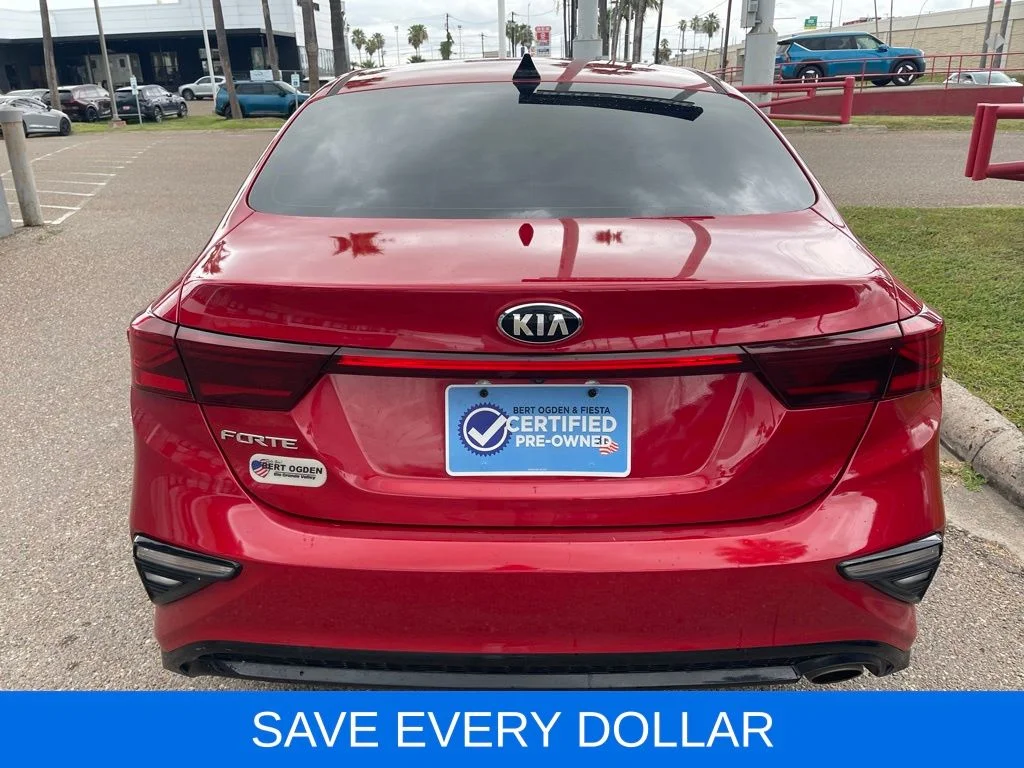 Used 2020 Red Kia LXS image 5