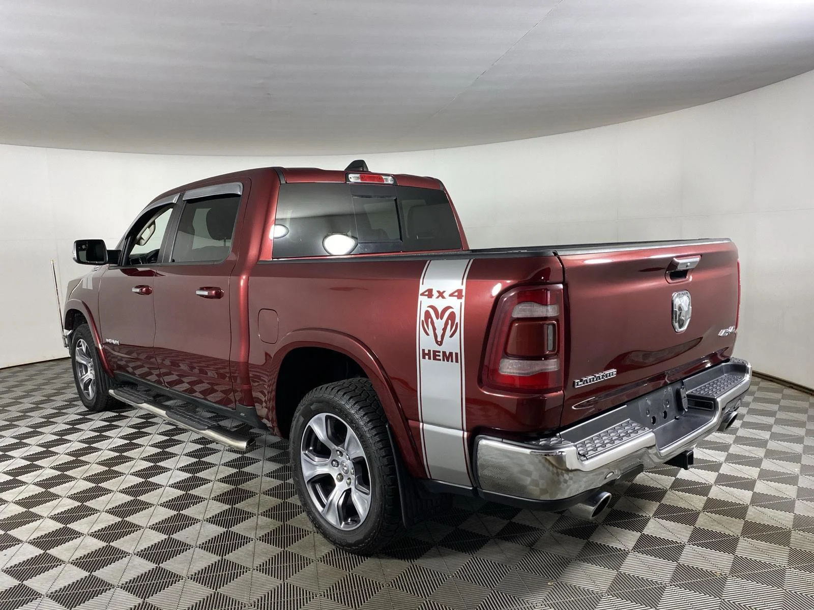Used 2022 Delmonico Red Pearlcoat Ram Laramie image 8