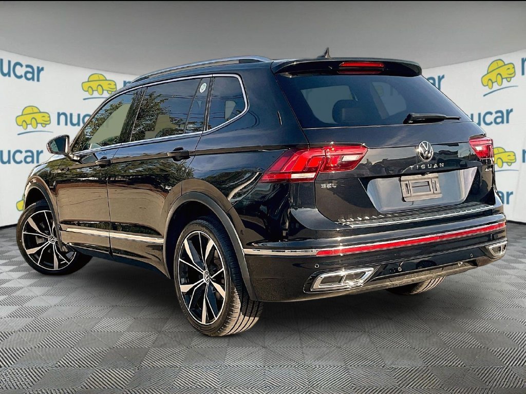 Used 2024 Black Volkswagen 2.0T SEL R-Line image 4