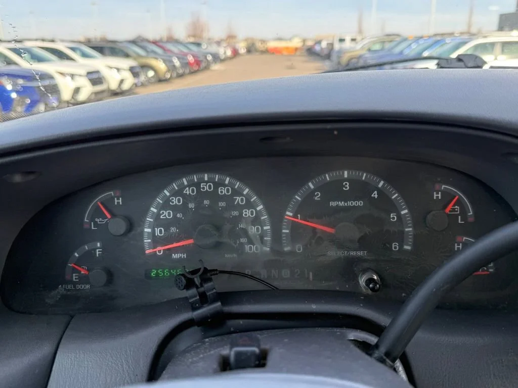 Used 2002  Ford King Ranch image 23