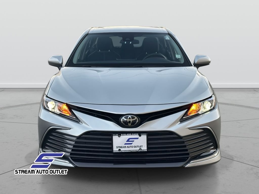 2023 Toyota Camry LE photo 2