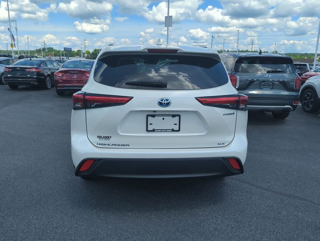 Used 2021 White Toyota XLE image 7