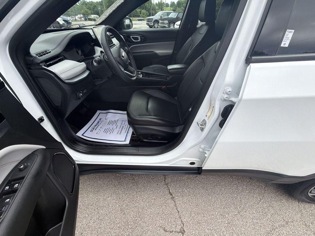 Used 2023 White Jeep Limited image 12