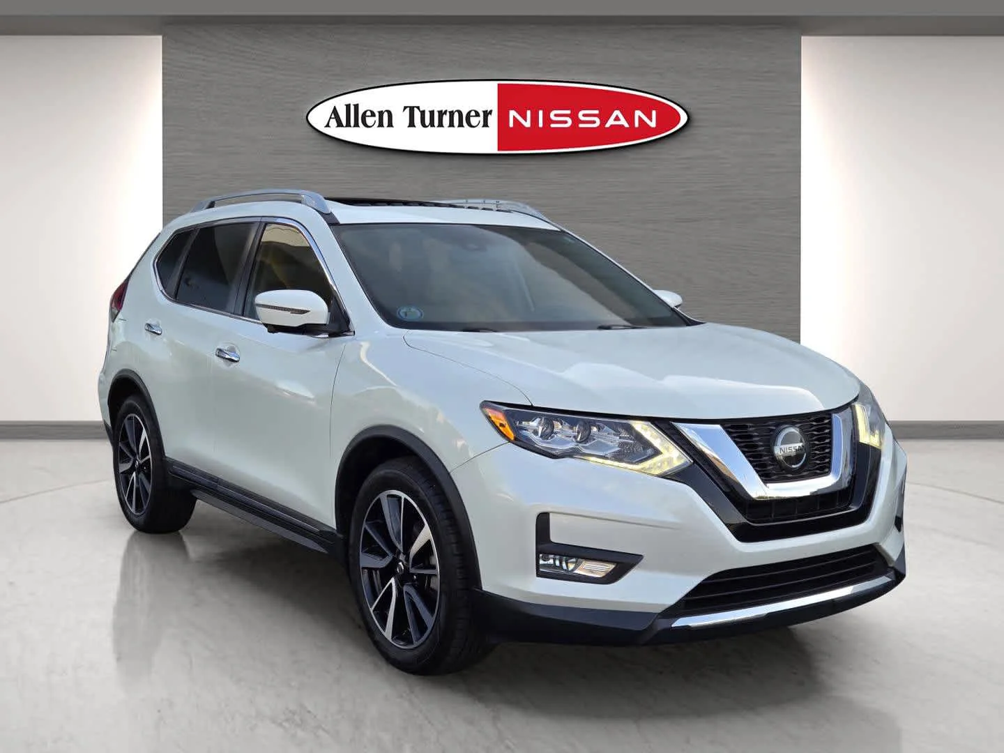 2019 Nissan Rogue SL FWD's photo