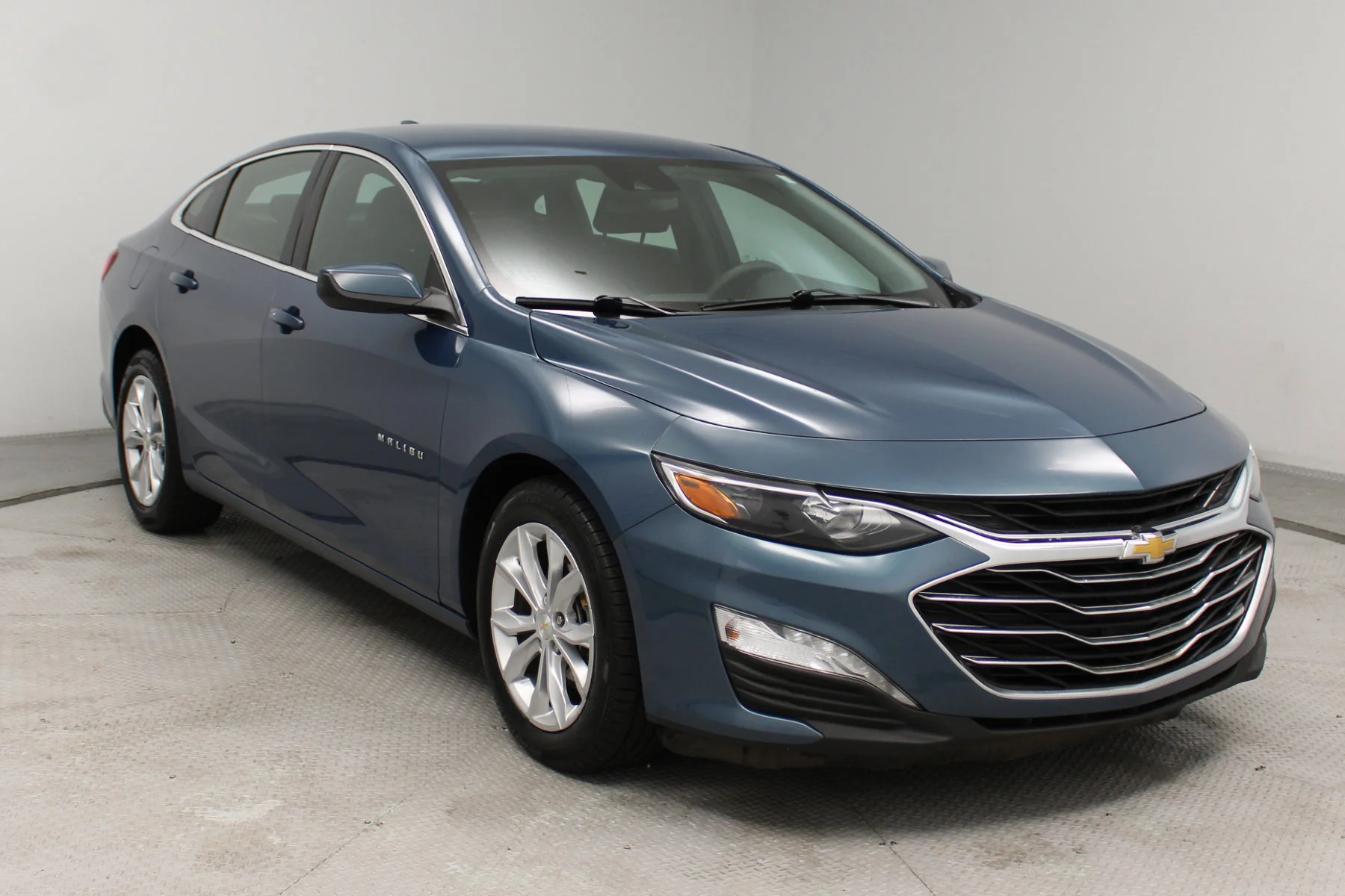 Used 2024 Lakeshore Blue Metallic Chevrolet 4dr Sdn 1LT image 27