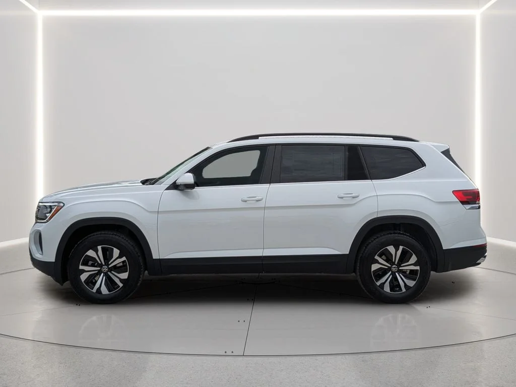 New 2026 White/off-white Volkswagen 2.0T SE image 3