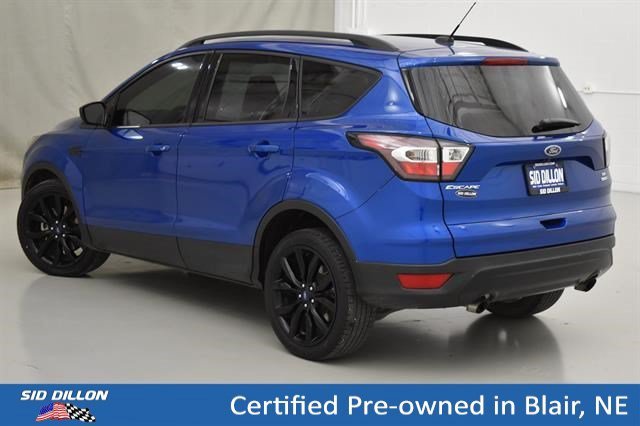 Used 2017 Lightning Blue Metallic Ford SE image 12