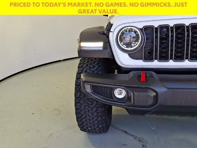 Used 2025 White Jeep Rubicon image 10