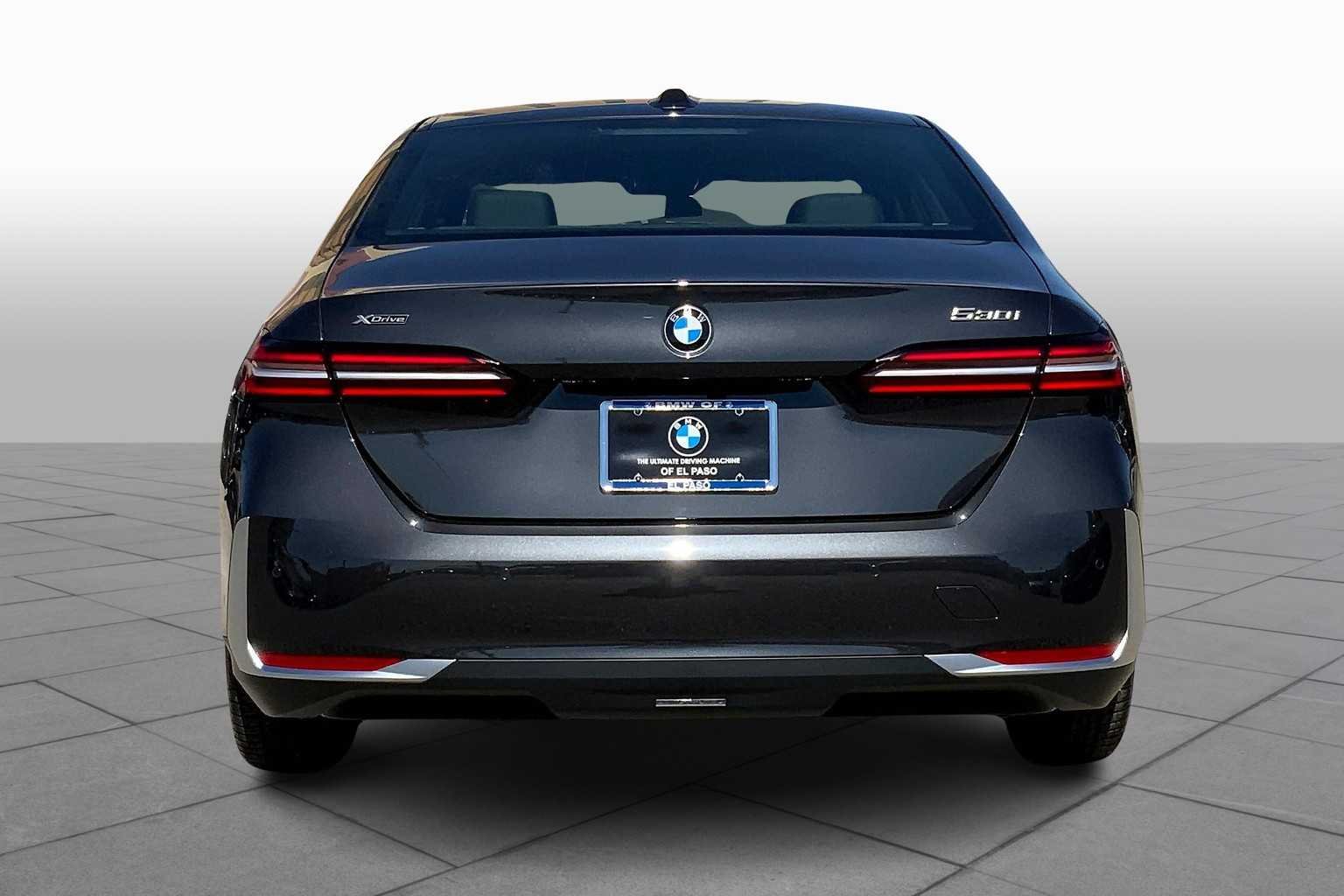 Used 2026 Dark Graphite Metallic BMW 530i xDrive image 4
