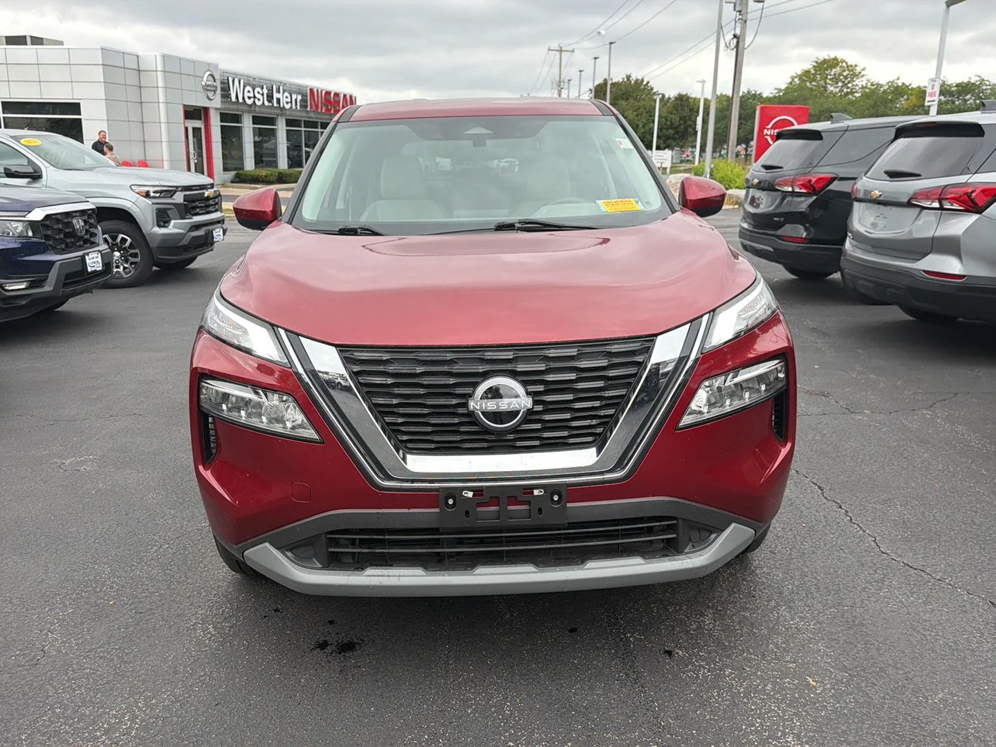 Used 2023 Scarlet Ember Tintcoat Nissan SV image 2