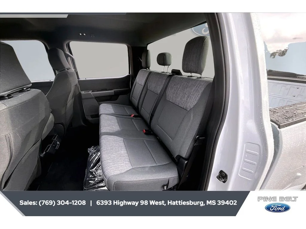 New 2026 Oxford White Ford F-250® XLT image 20