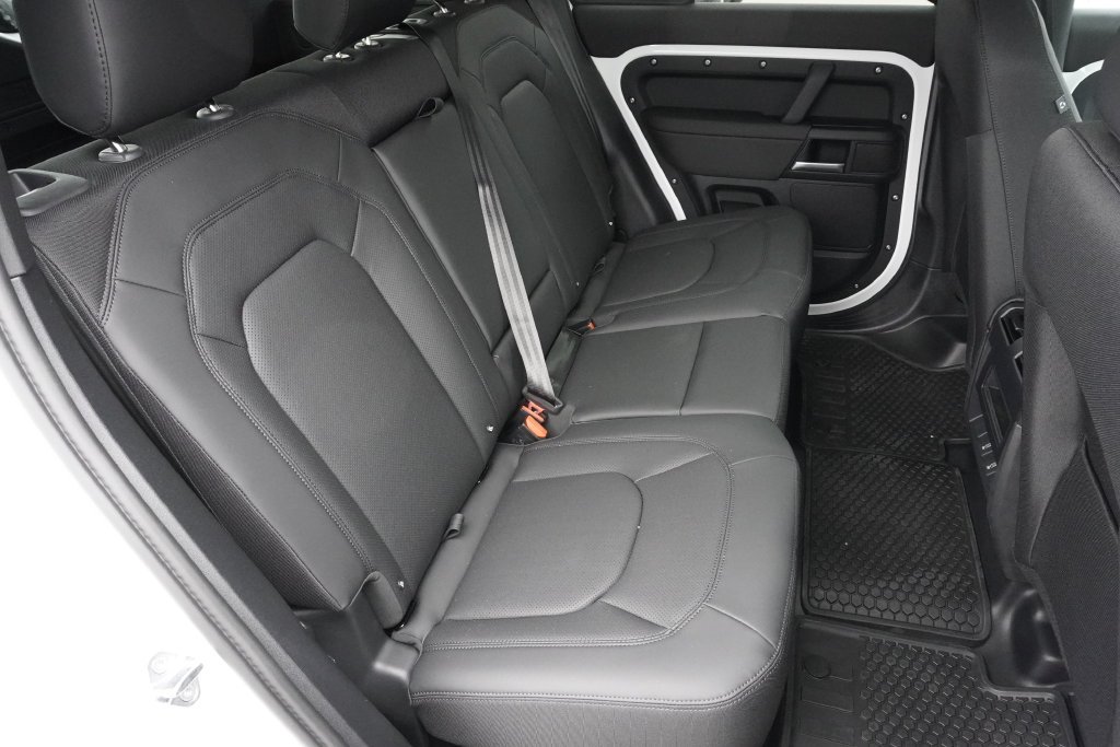 New 2026 Fuji White Land Rover S image 27