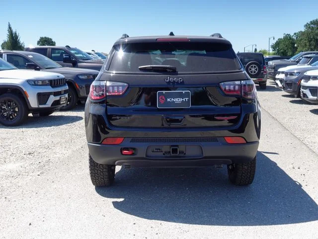 New 2026 Diamond Black Crystal Pearl-Coat Exterior Paint Jeep Trailhawk image 7