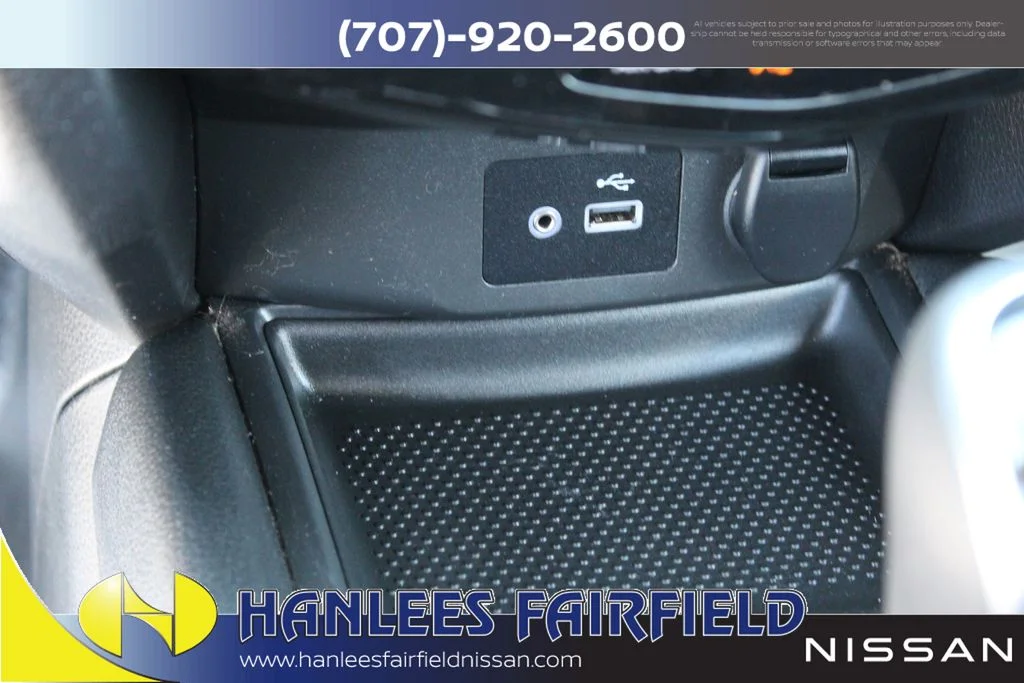 Used 2020 Silver Nissan S image 19