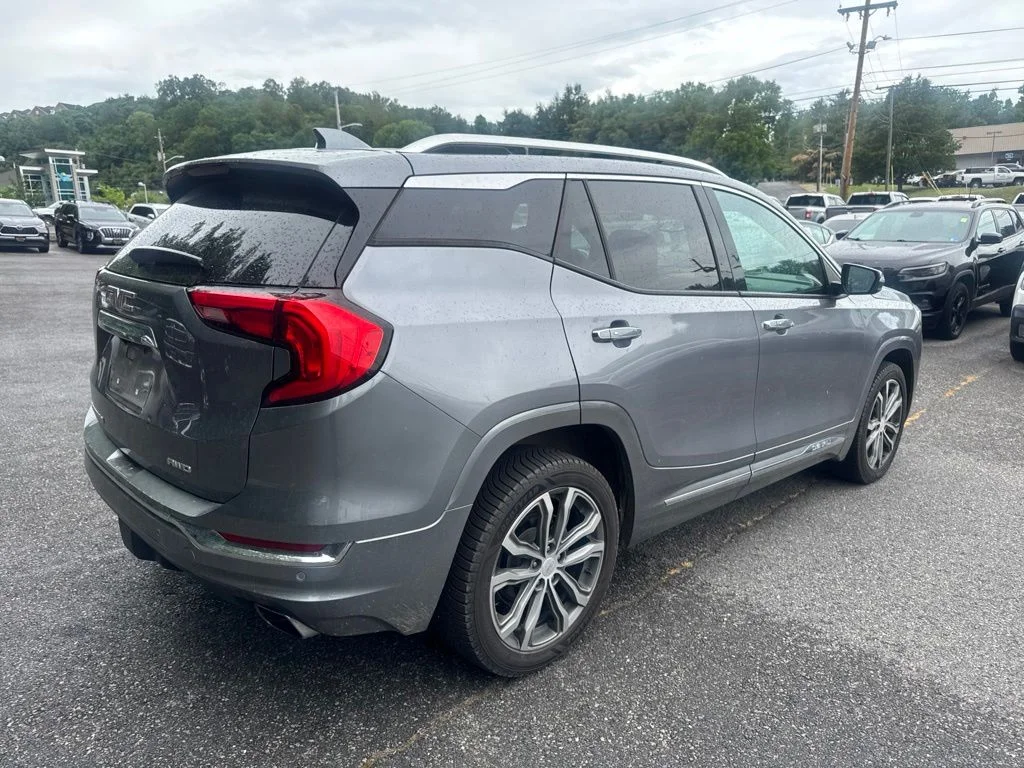 Used 2019 Gray GMC Denali image 6