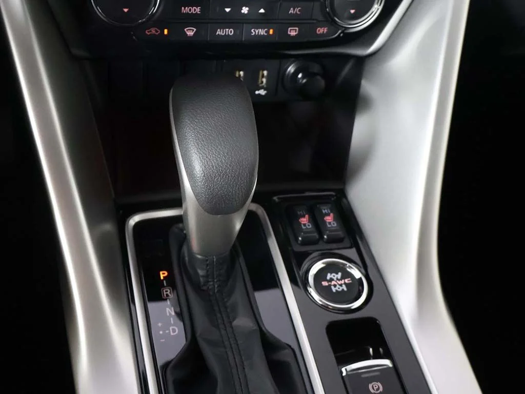New 2026 Black Mitsubishi SE image 47