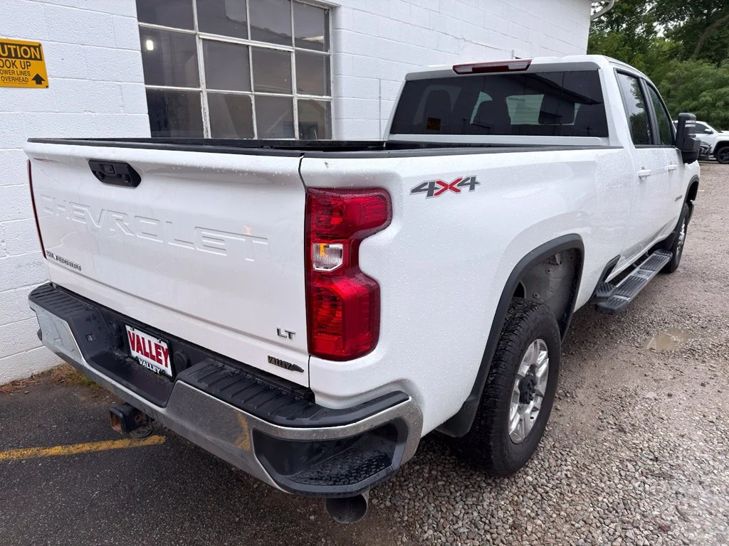 Used 2025 White Chevrolet LT image 43