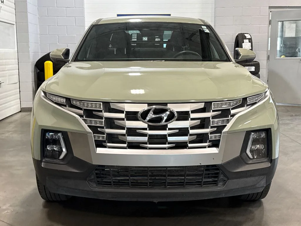 Used 2024 Green Hyundai SEL image 2