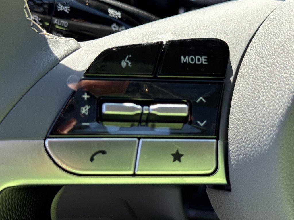 New 2025 Gray Hyundai SEL Convenience image 26