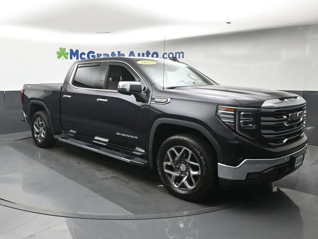 Used 2023 Silver GMC SLT image 2