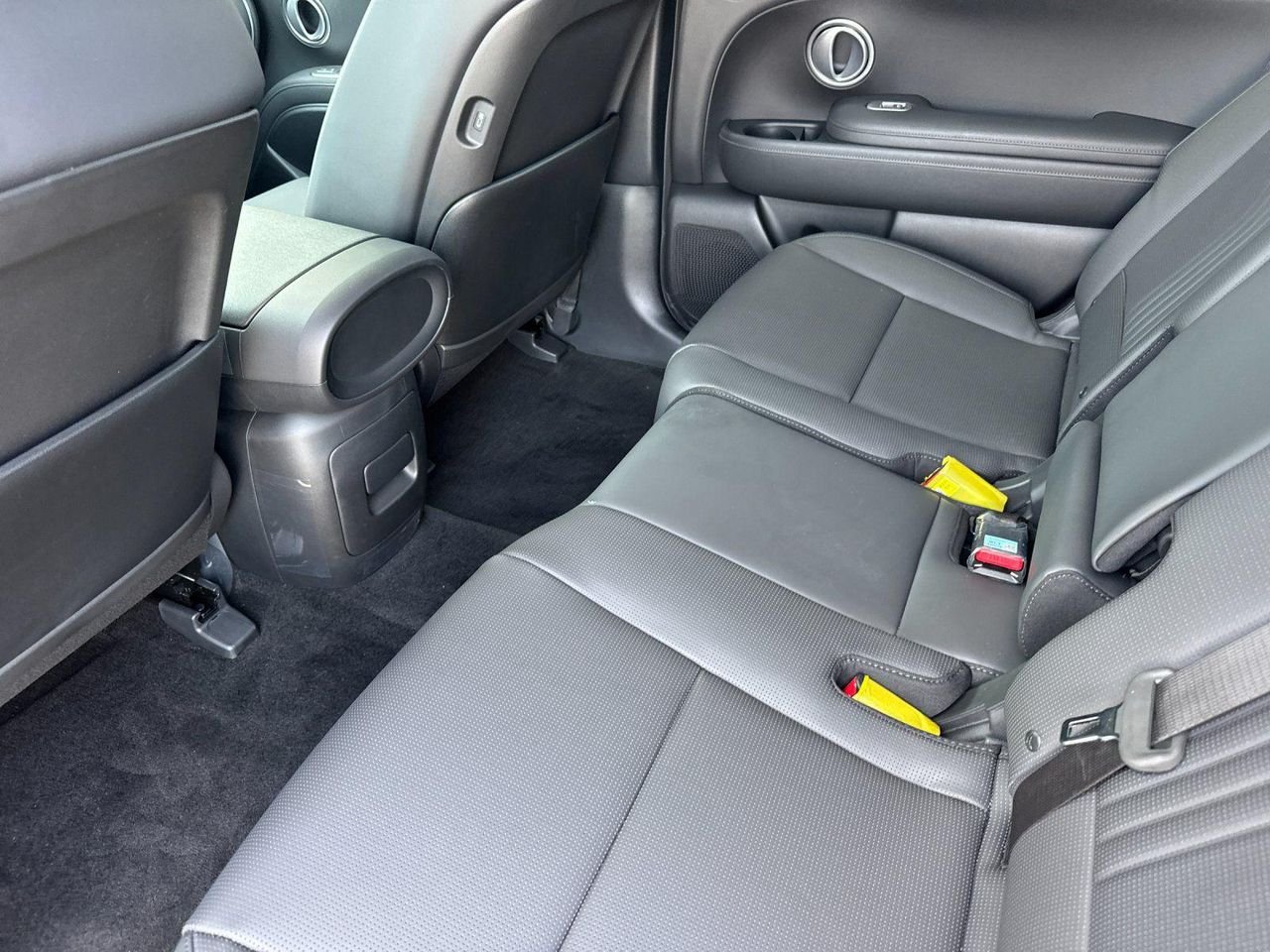 New 2026 Gray Hyundai Blue SEL 8P image 11