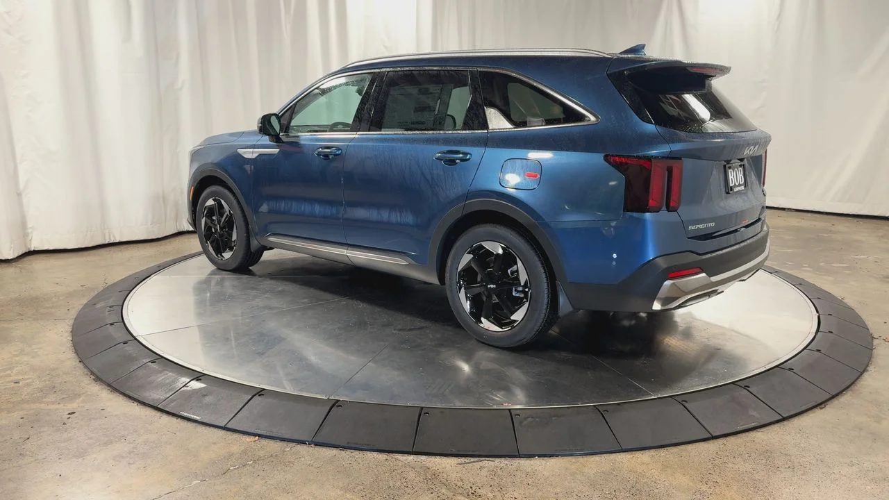 New 2026 Mineral Blue Kia EX image 7