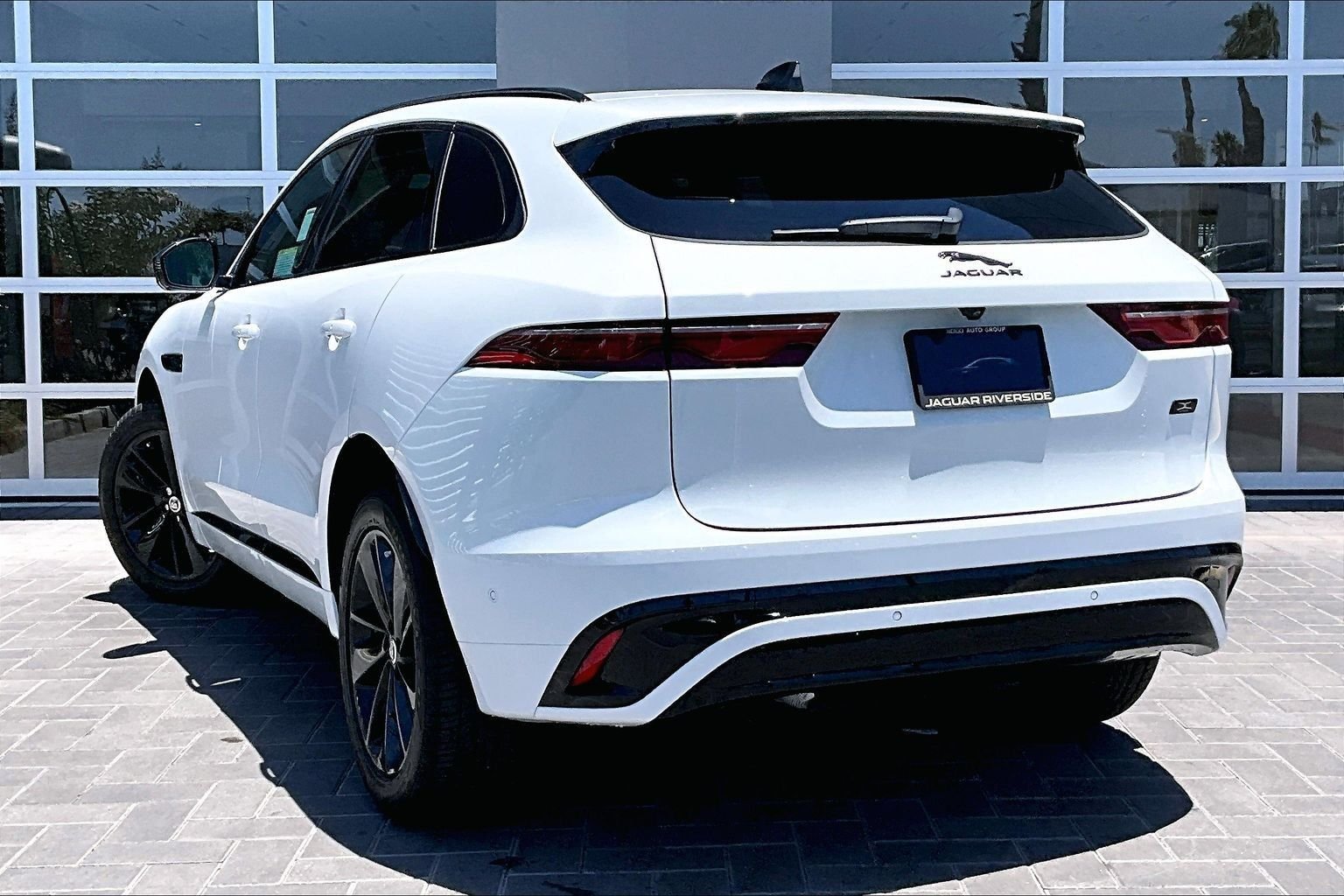 New 2026 Fuji White JAGUAR P250 R-DYNAMIC S image 3