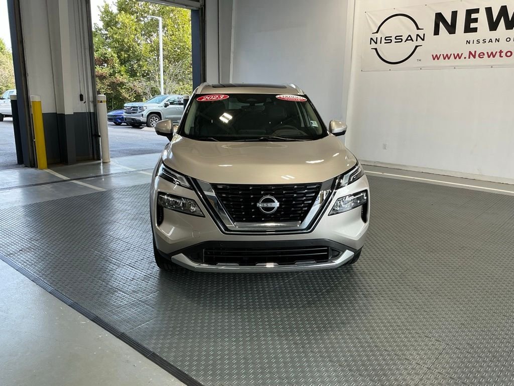 Used 2023 Gold Nissan Platinum image 24