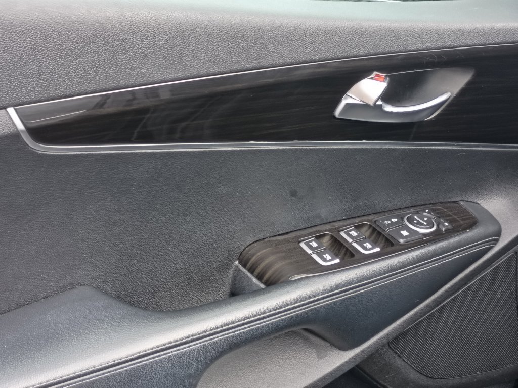 Used 2020 Black Kia LX image 14
