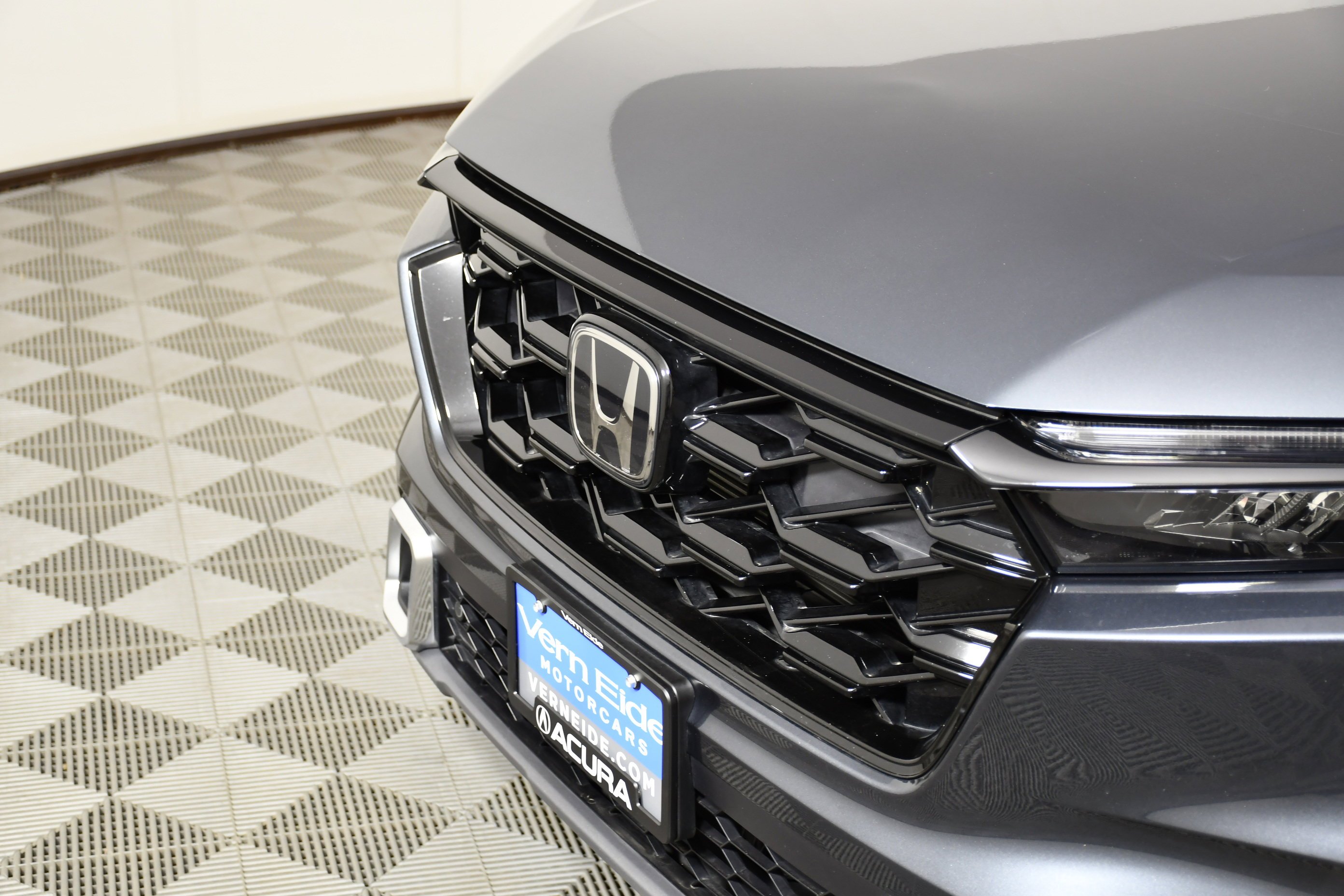 Used 2025 Meteorite Gray Metallic Honda Sport Touring image 11