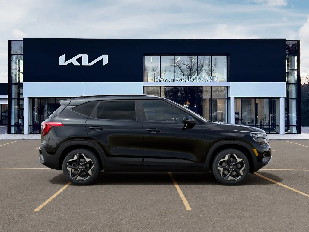 New 2026 Fusion Black Kia S image 7