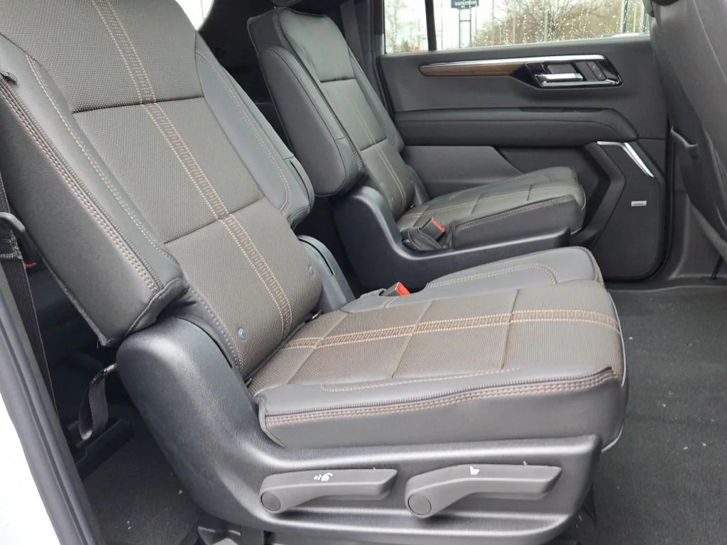 2026 Chevrolet Suburban High Country - Photo 9