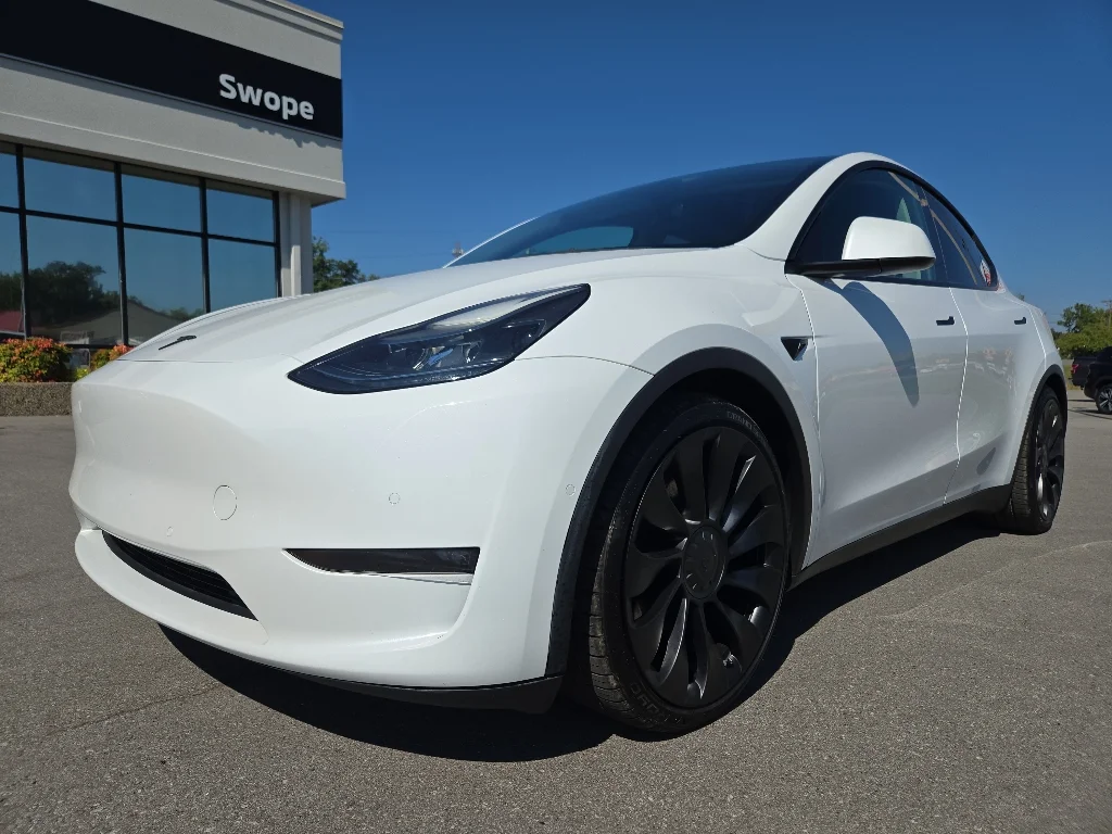 Used 2022 Pearl White Multi-Coat Tesla Performance image 3